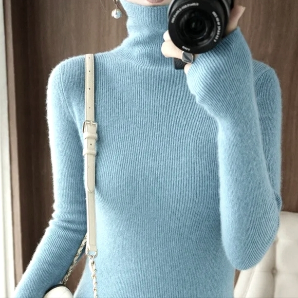 NWT Long Sleeve Turtleneck Sweater in Lake Blue - Picture 1 of 3